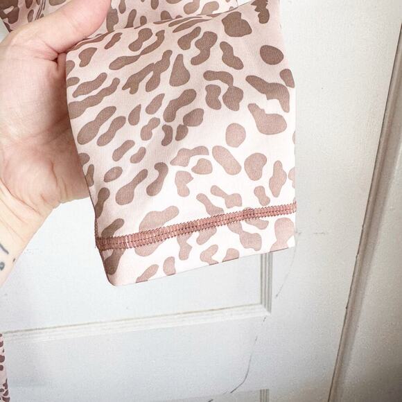 Tan + Lines Sport Sivan Ayla High Waisted Temescal Canyon Leopard Print Leggings - Picture 7 of 8